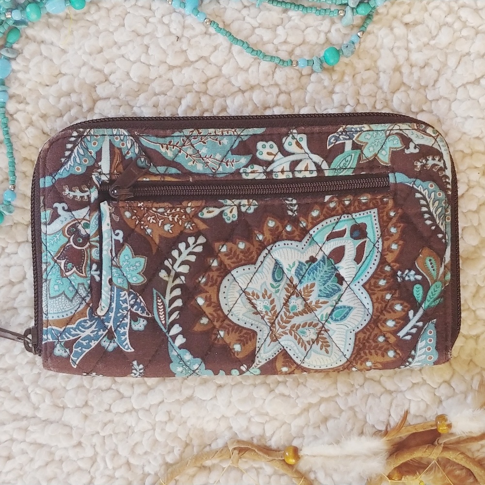 👝 Vera Bradley wristlet wallet